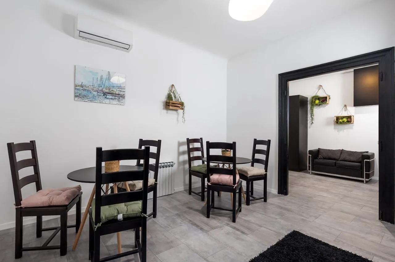 Guest house Old Market Apartments & Rooms Rijeka Croatia