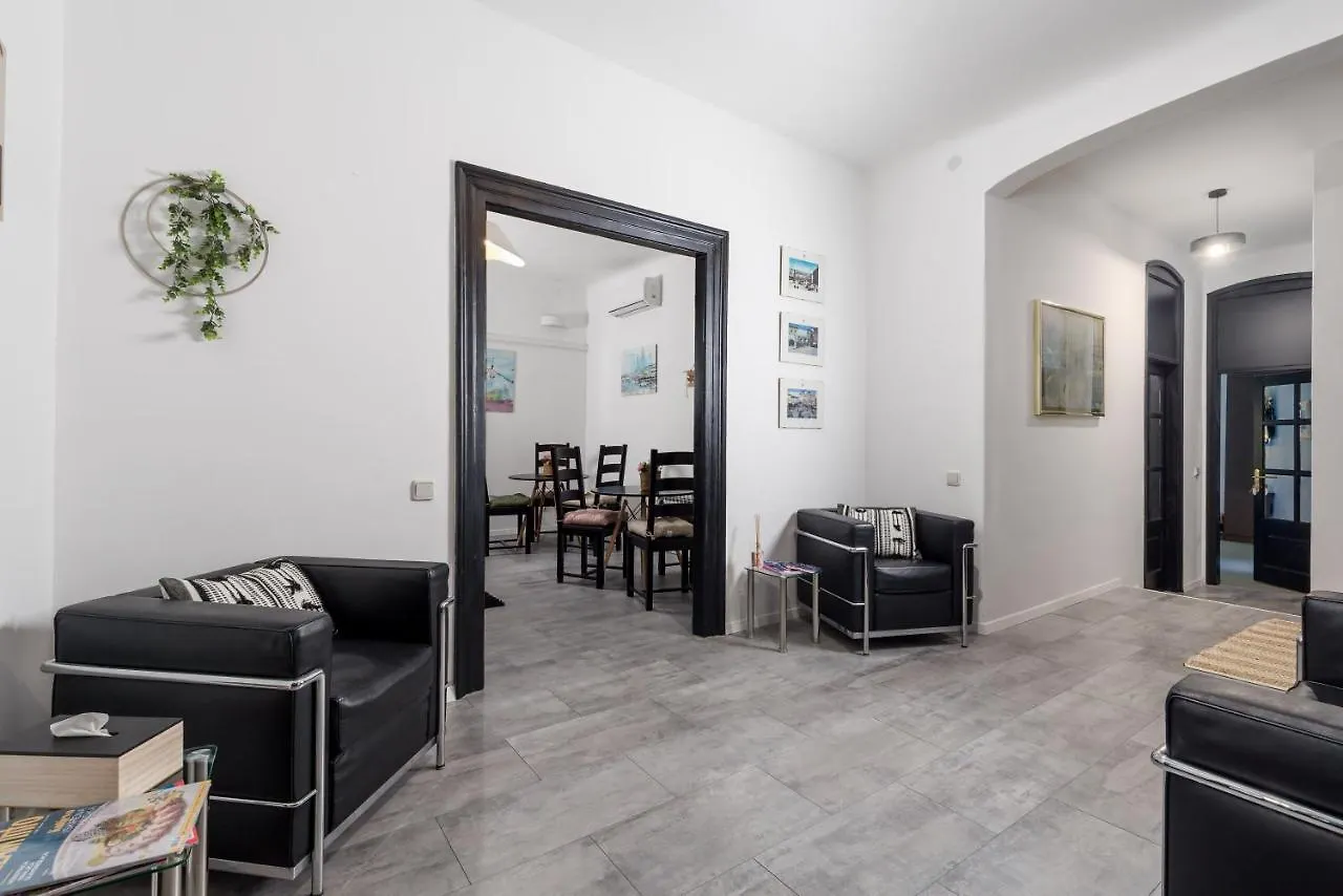 Old Market Apartments & Rooms Rijeka 0*,  Croatia