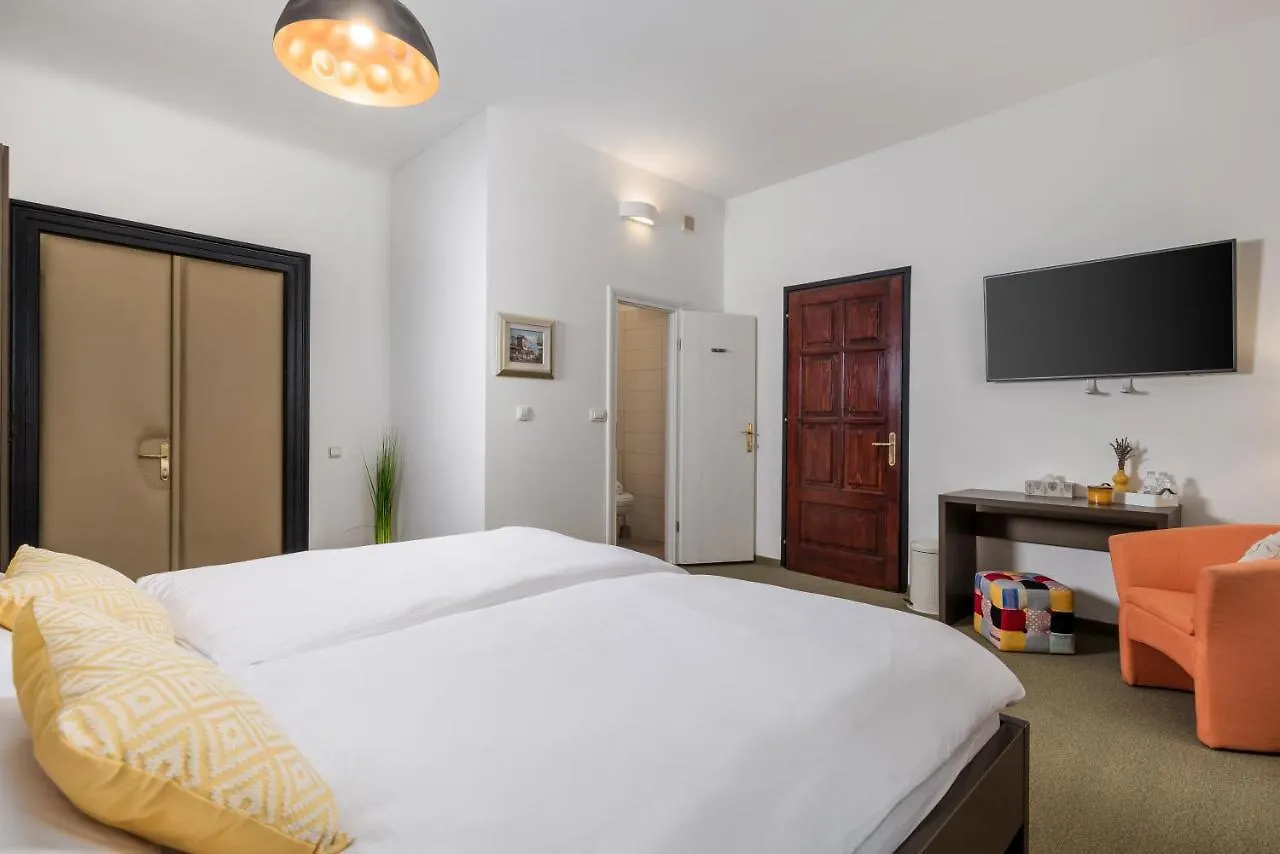 Guest house Old Market Apartments & Rooms Rijeka
