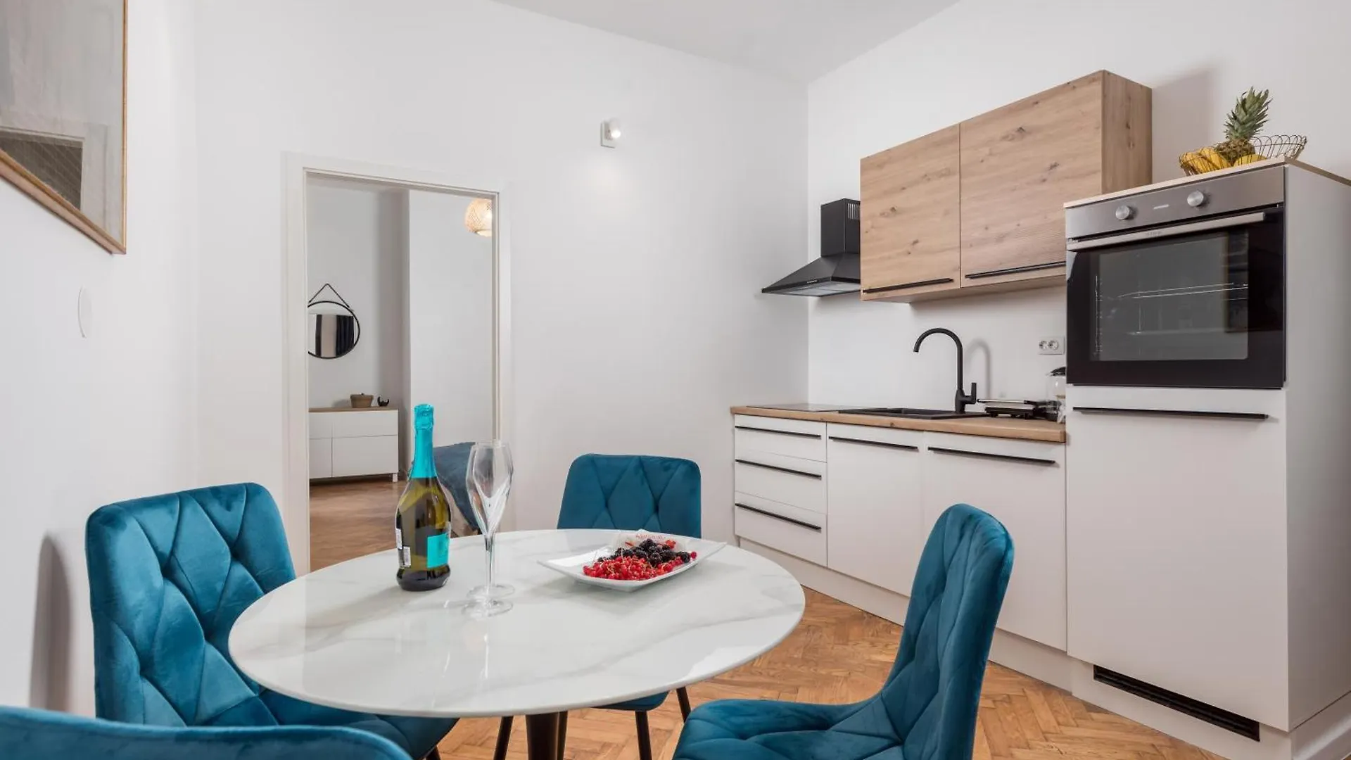Guest house Old Market Apartments & Rooms Rijeka Croatia