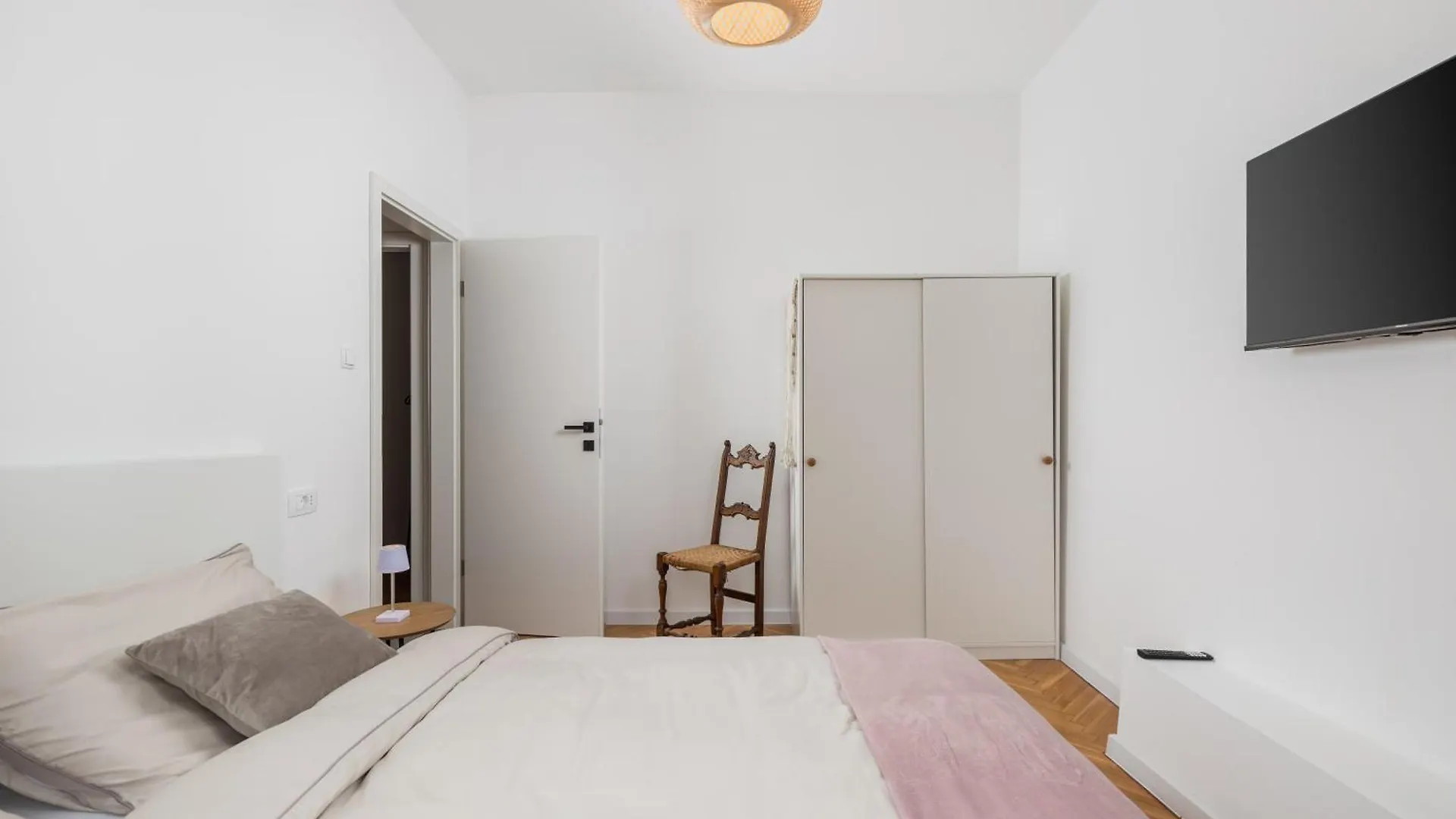 Old Market Apartments & Rooms Rijeka 0*,  Croatia